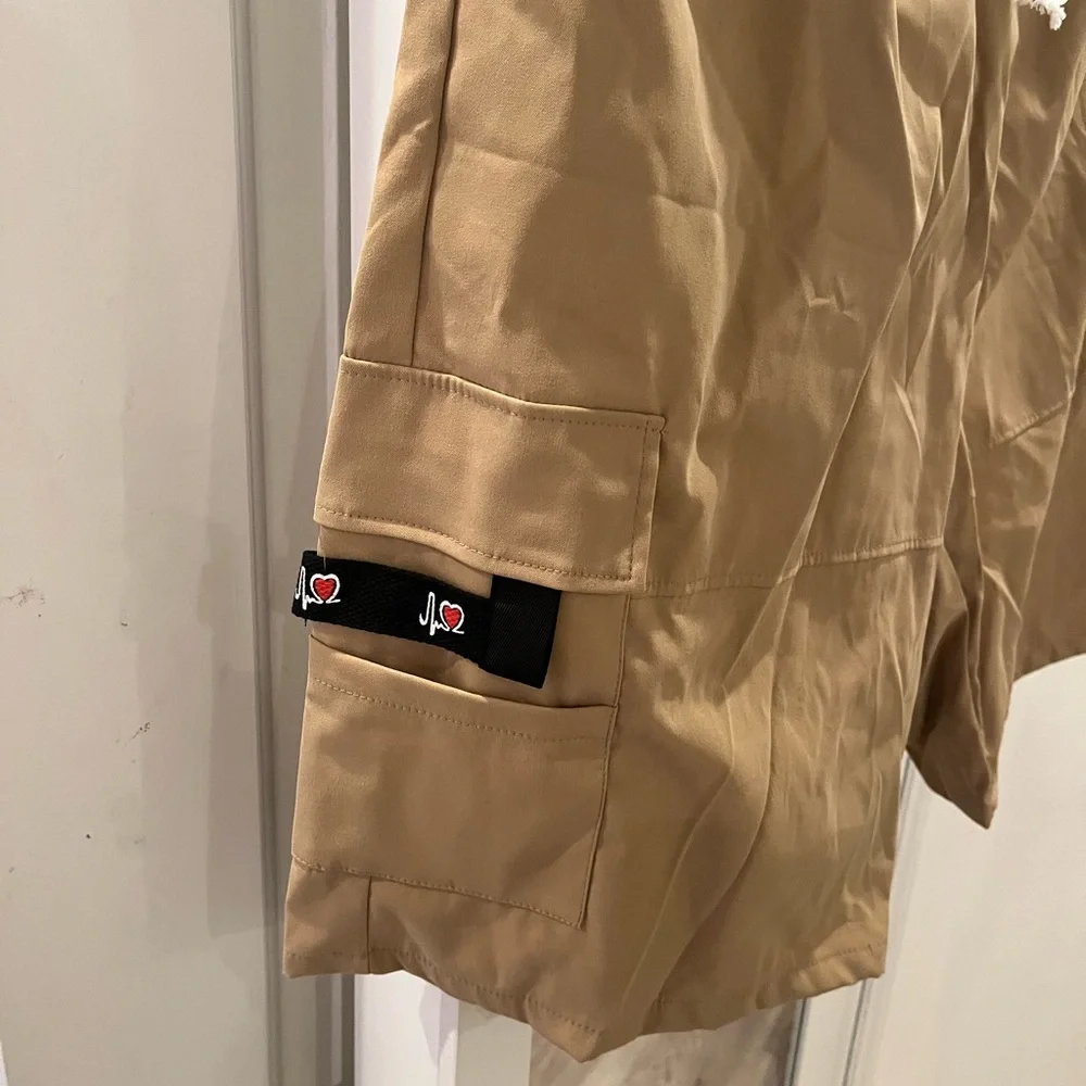 Shorts - Picture 2 of 4